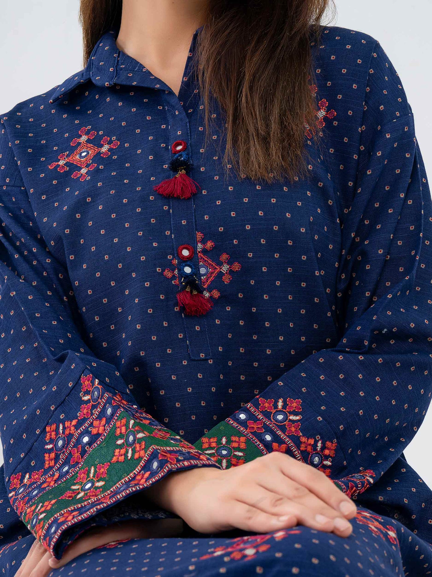 2 Piece Khaddar Suit-Embroidered (Pret)