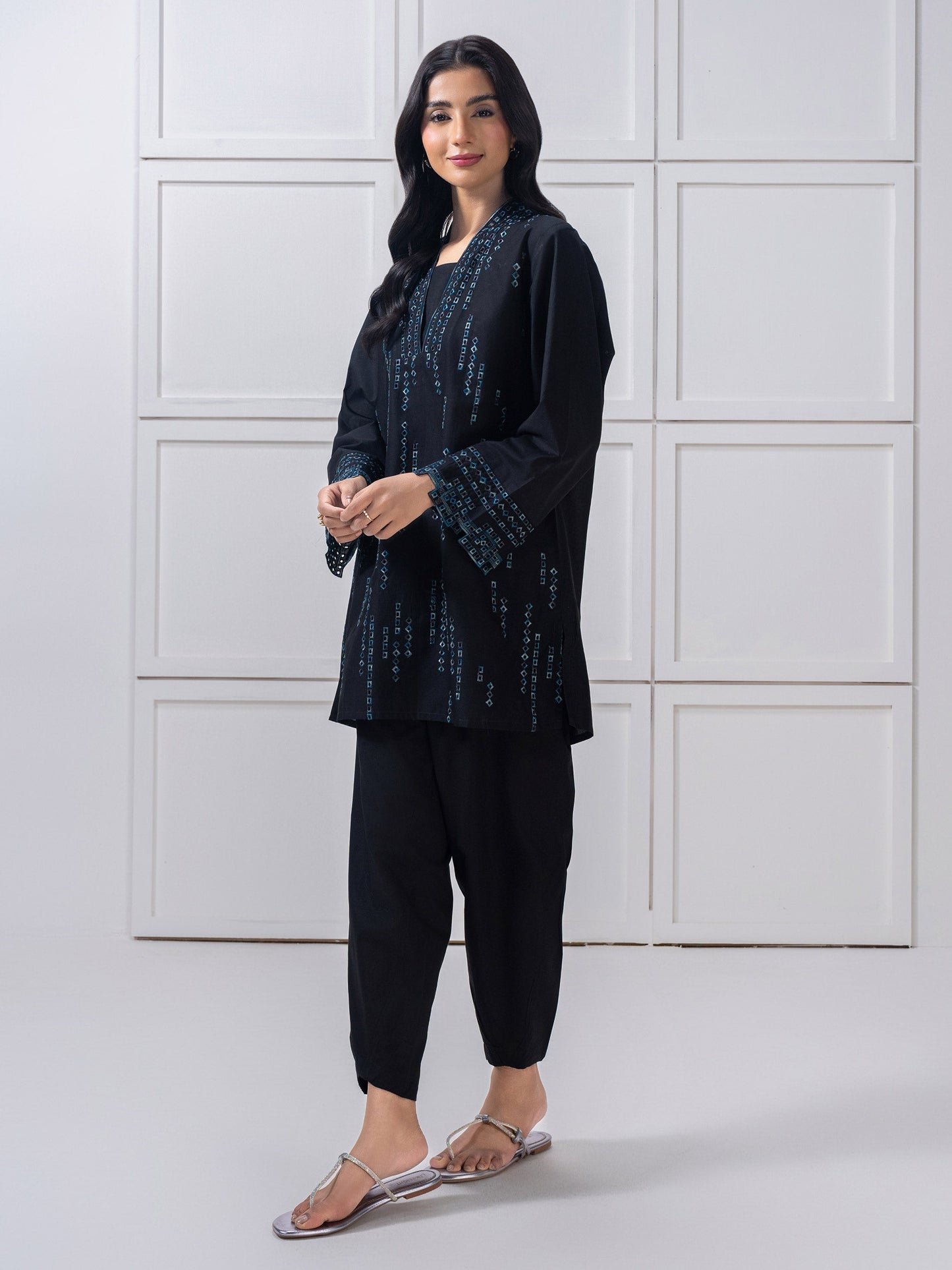 Cambric Co-Ord-Embroidered (Pret)