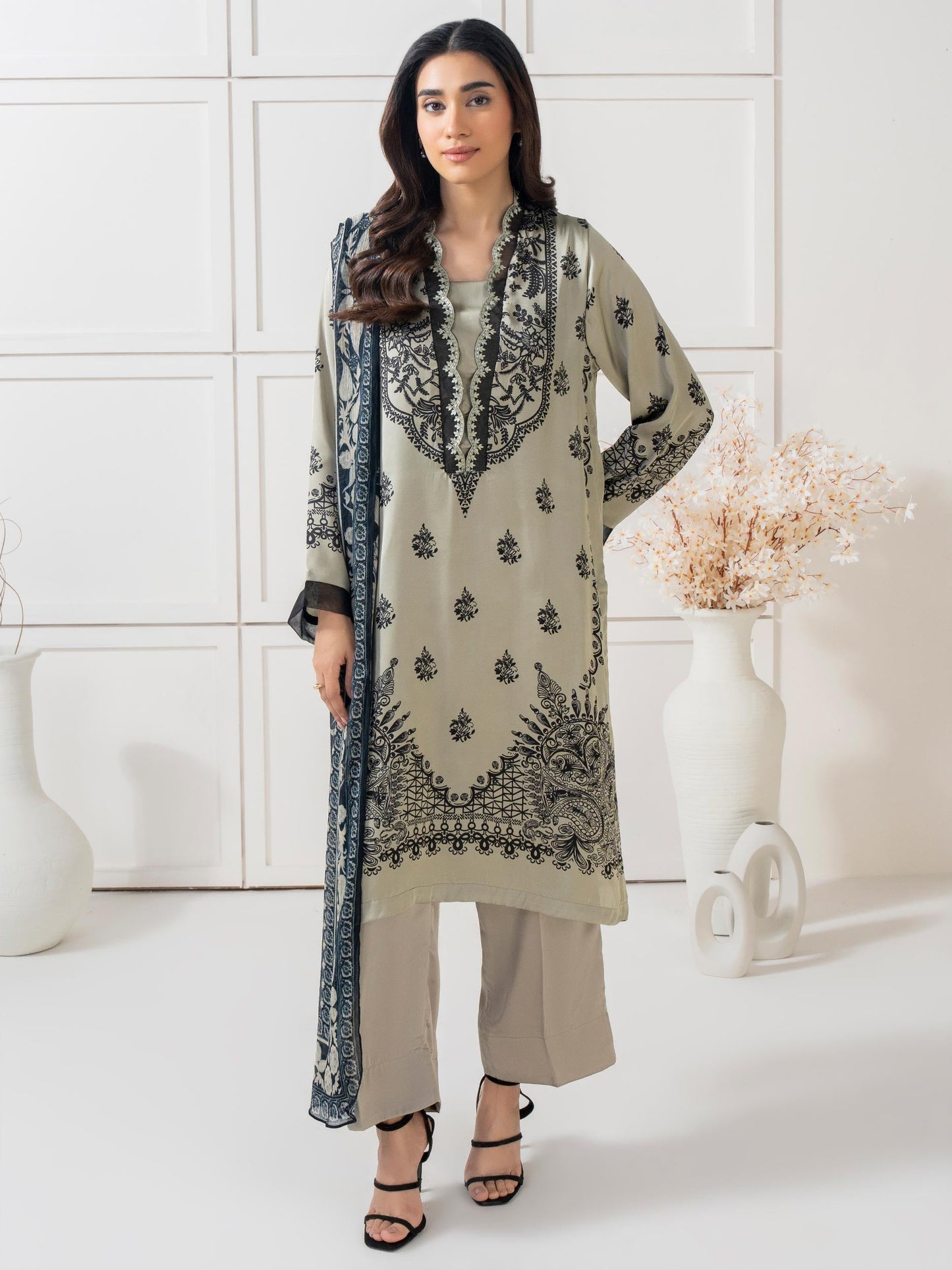 3 Piece Missouri Suit-Embroidered (Pret)