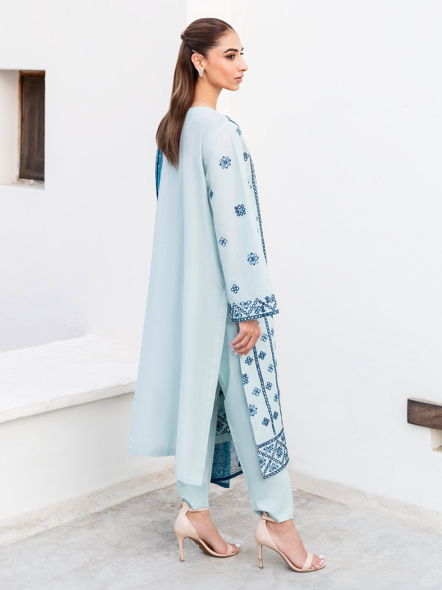 3 Piece Lawn Suit-Embroidered (Pret)