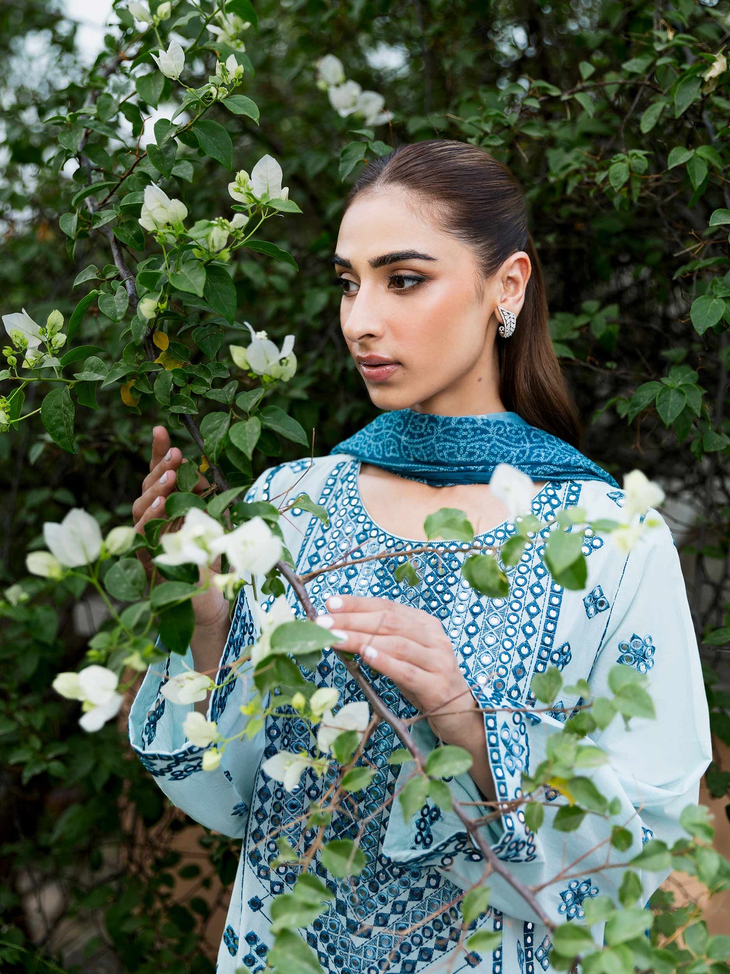 3 Piece Lawn Suit-Embroidered (Pret)