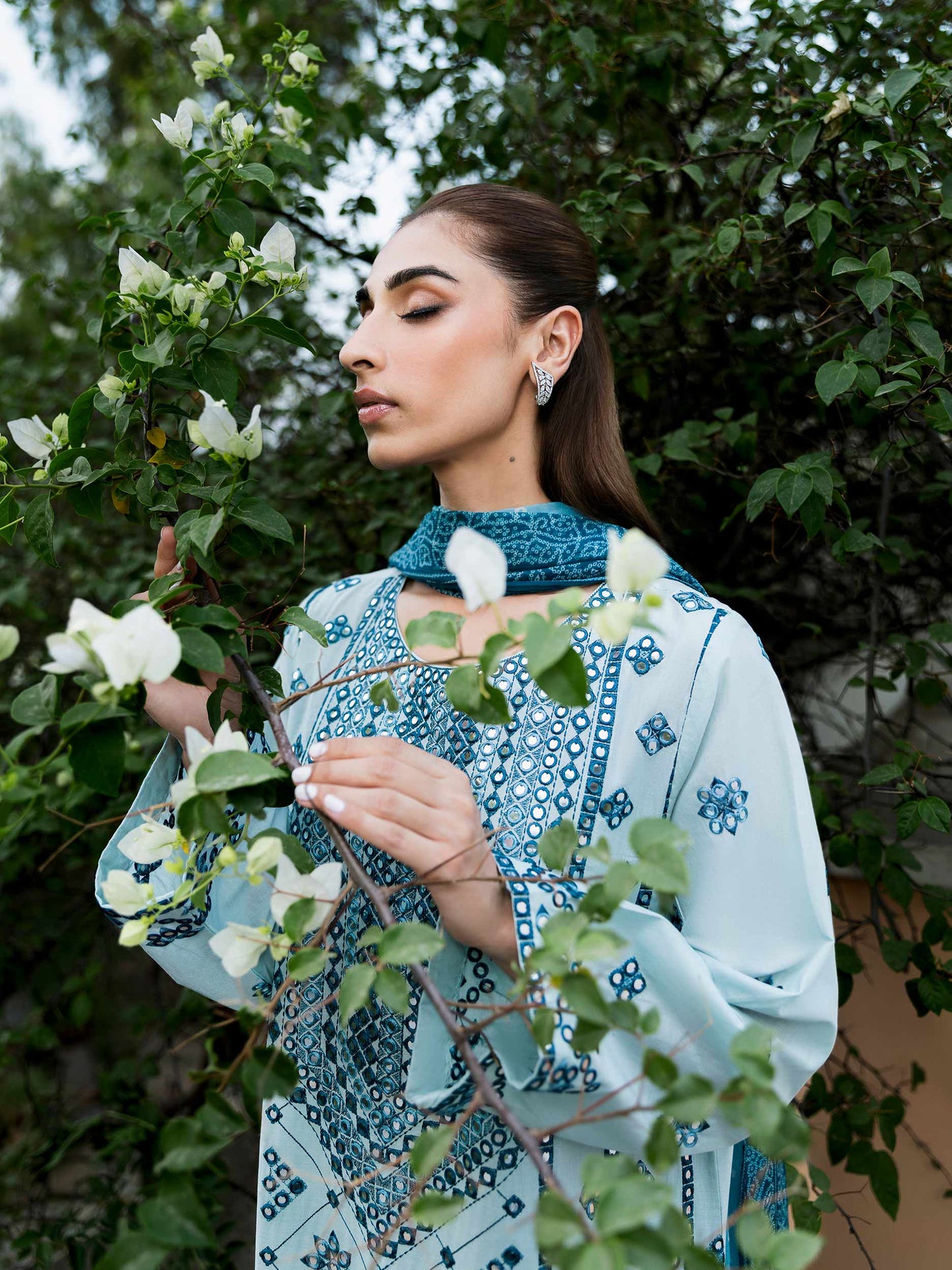 3 Piece Lawn Suit-Embroidered (Pret)