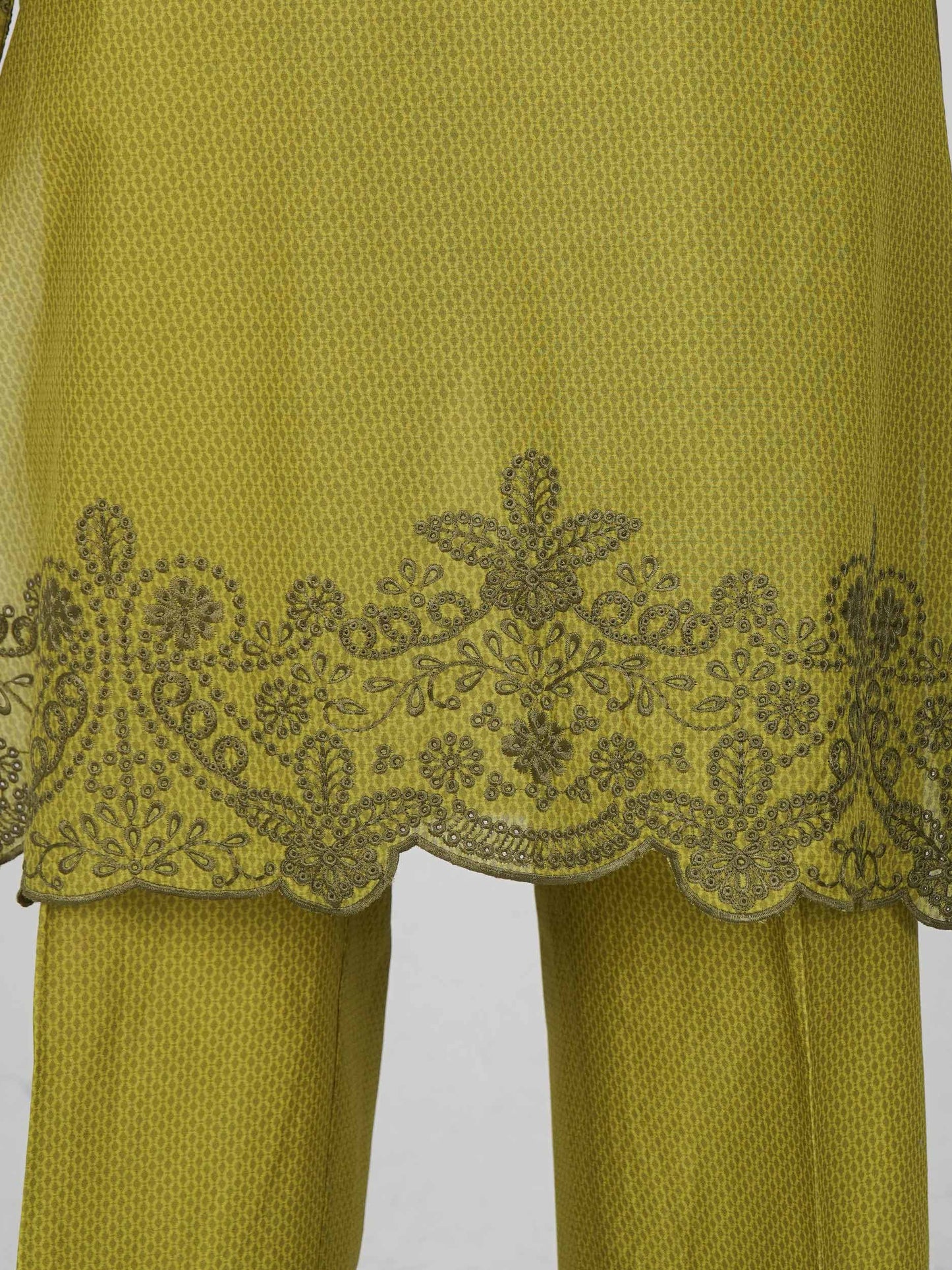 3 Piece Lawn Suit- Embroidered (Pret)