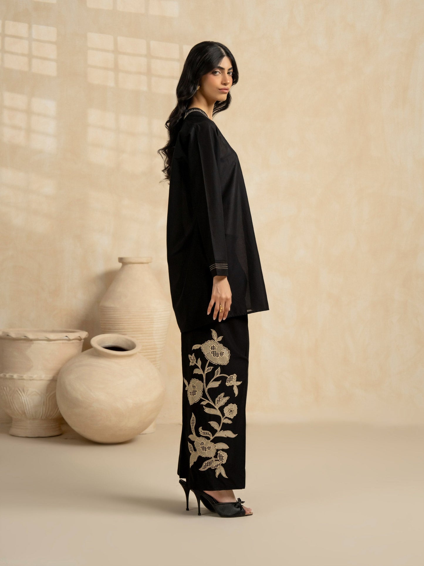 Lawn Co-ord Set-Embroidered (Pret)