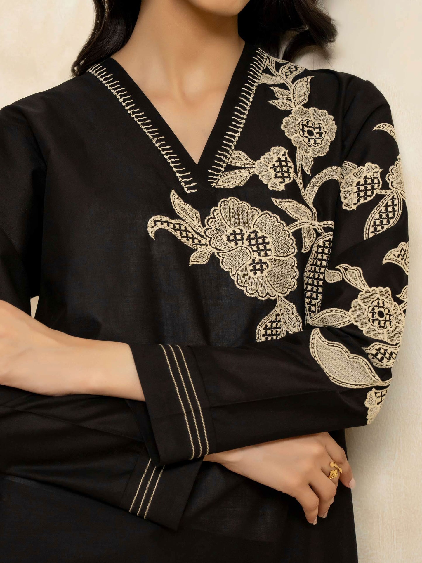 Lawn Co-ord Set-Embroidered (Pret)