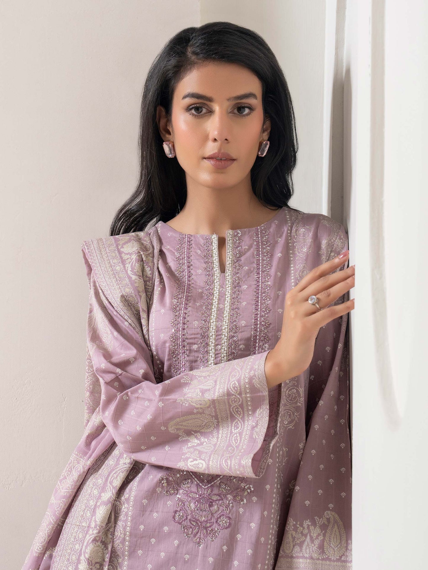 3 Piece Lawn Suit-Embroidered (Pret)