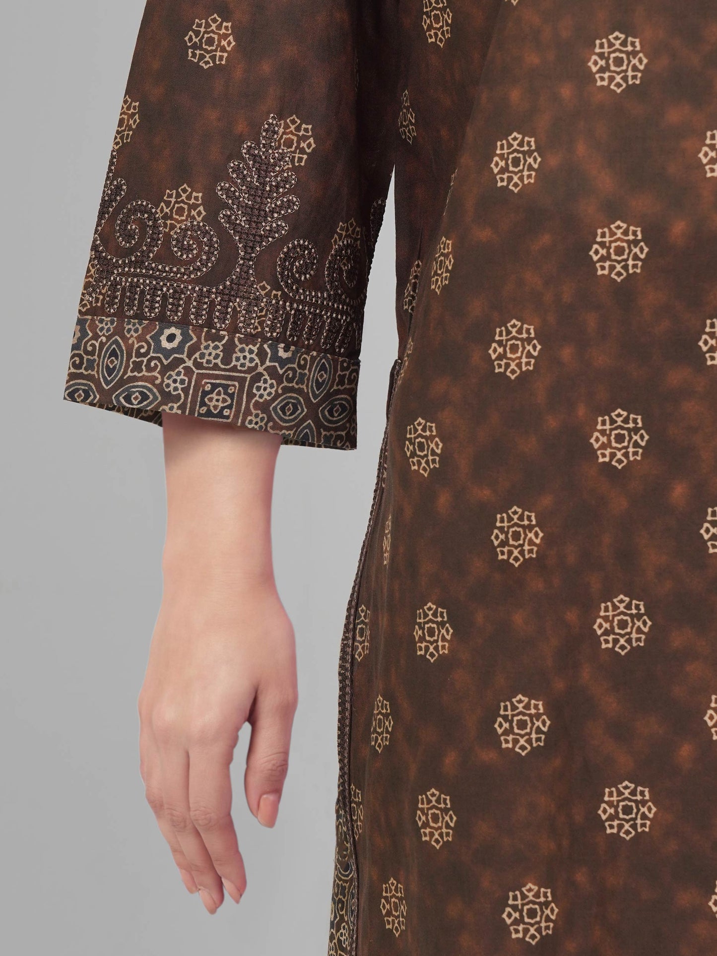 2 Piece Lawn Suit- Embroidered (Pret)