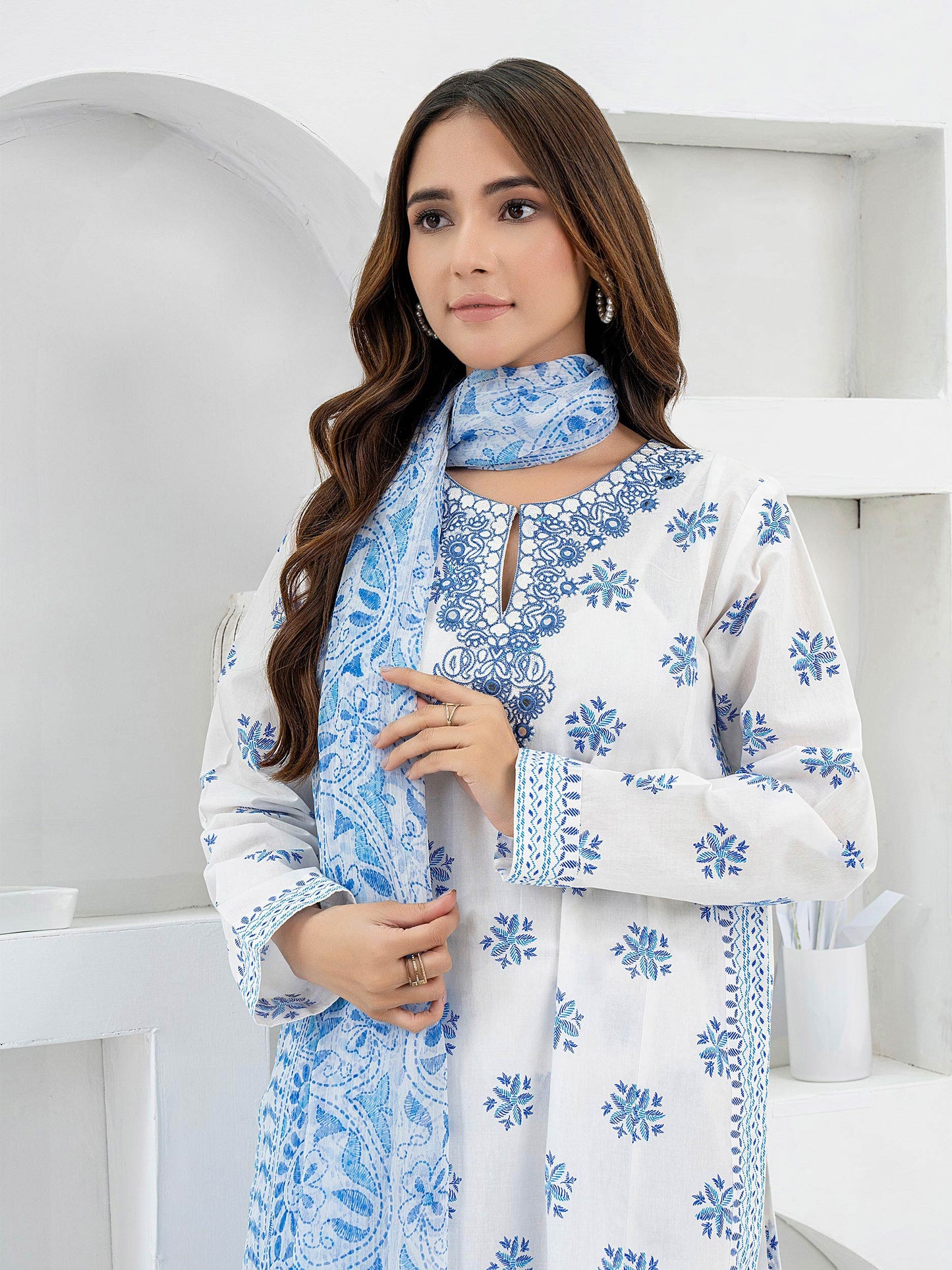 3 Piece Lawn Suit-Embroidered (Pret)