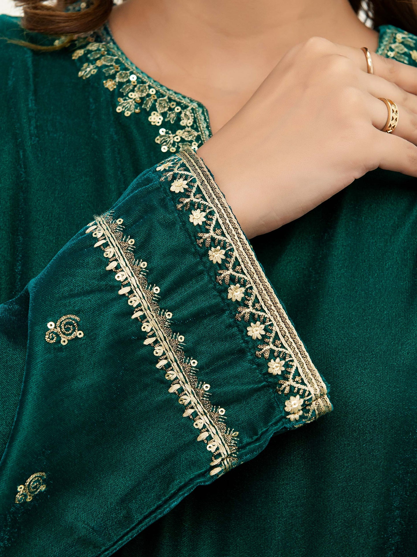2 Piece Velvet Suit-Embroidered (Pret)