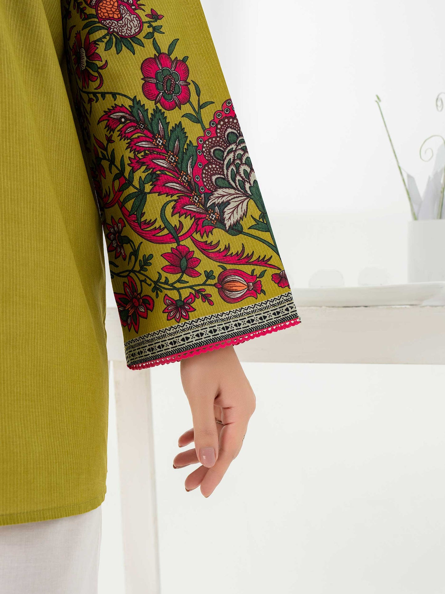 Cambric Kurti-Embroidered (Pret)