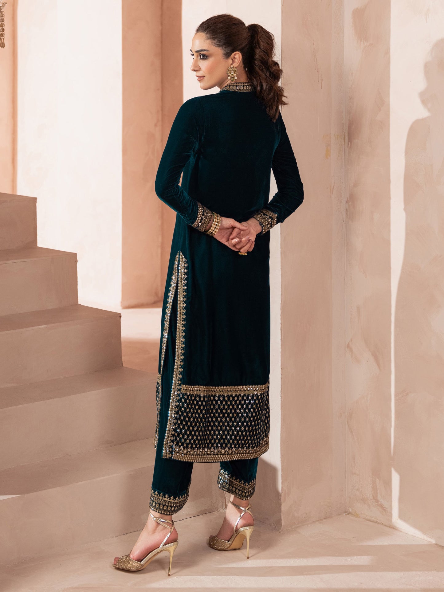 2 Piece Velvet Suit-Embroidered (Pret)