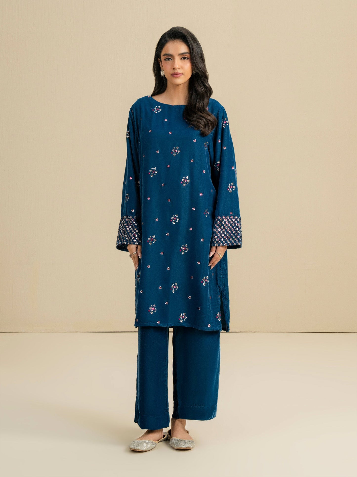 2 Piece Velvet Suit-Embellished (Pret)