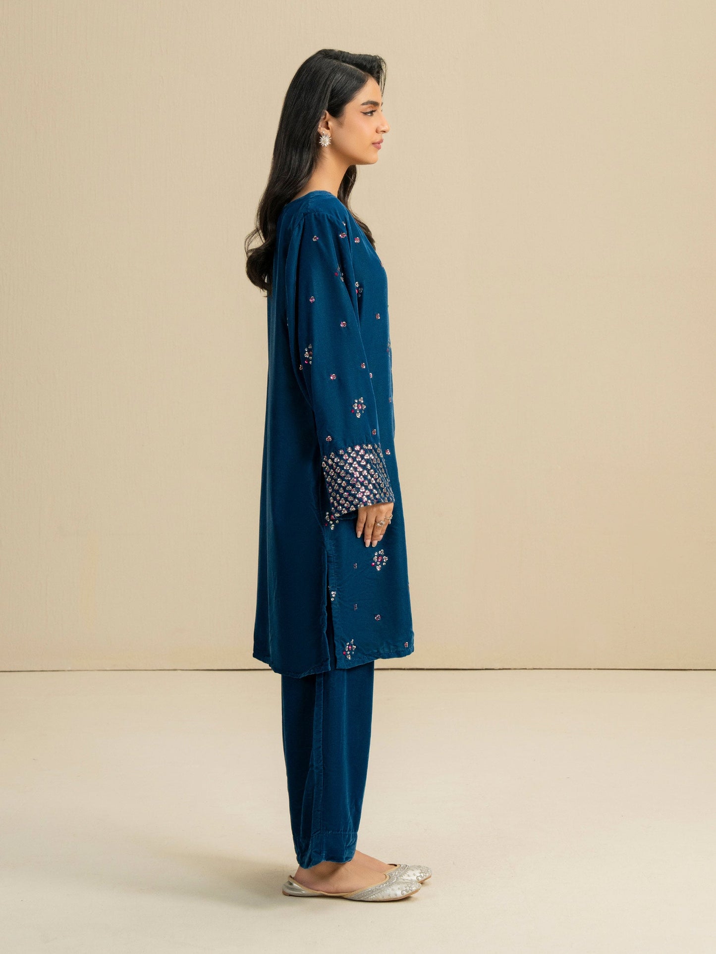 2 Piece Velvet Suit-Embellished (Pret)