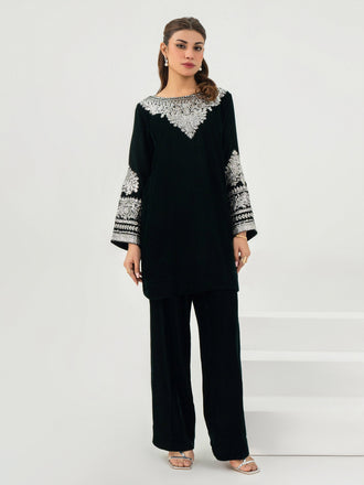2-piece-velvet-suit-embroidered-(pret)