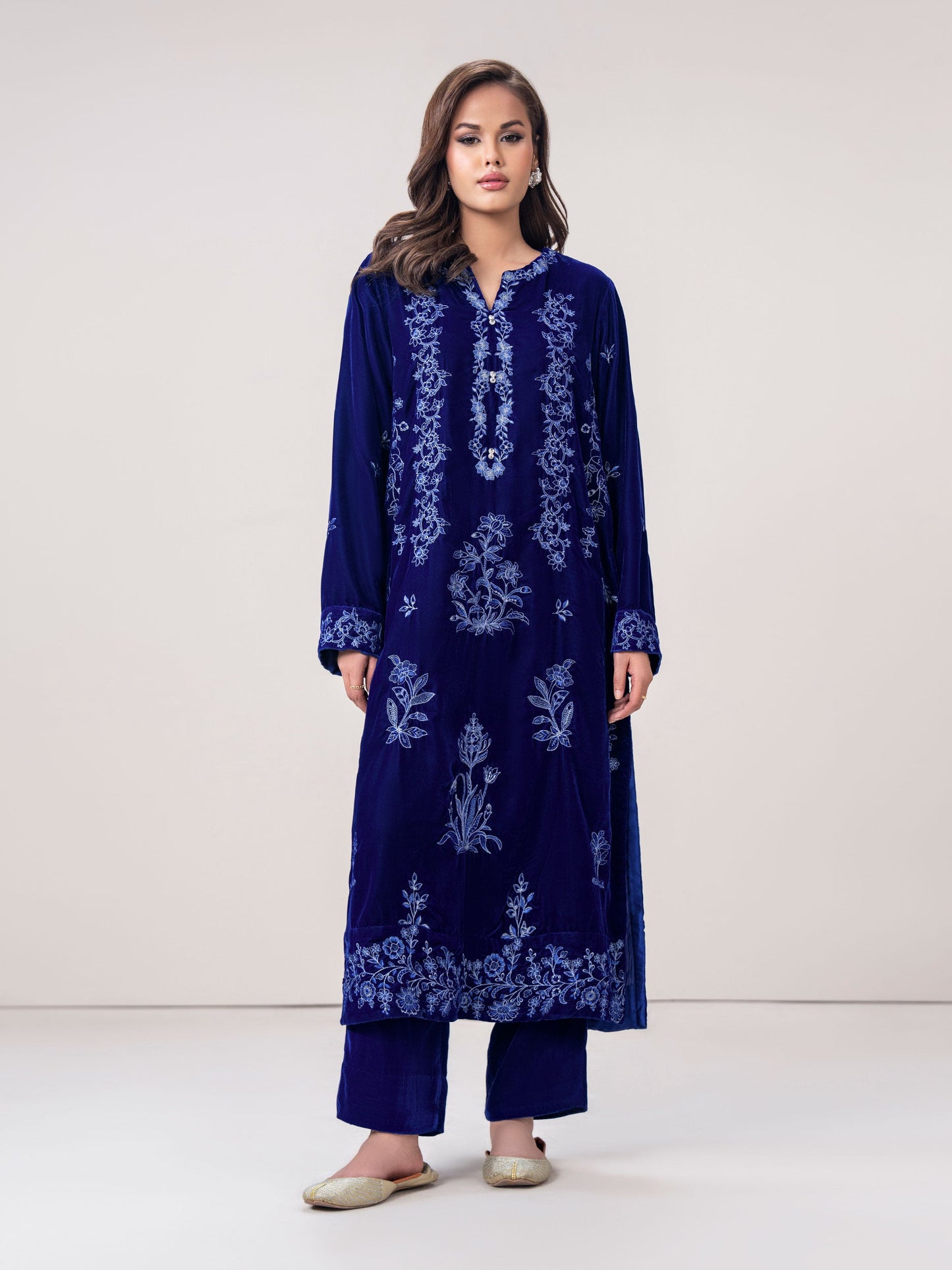 2-Piece Velvet Suit- Embroidered (Pret)