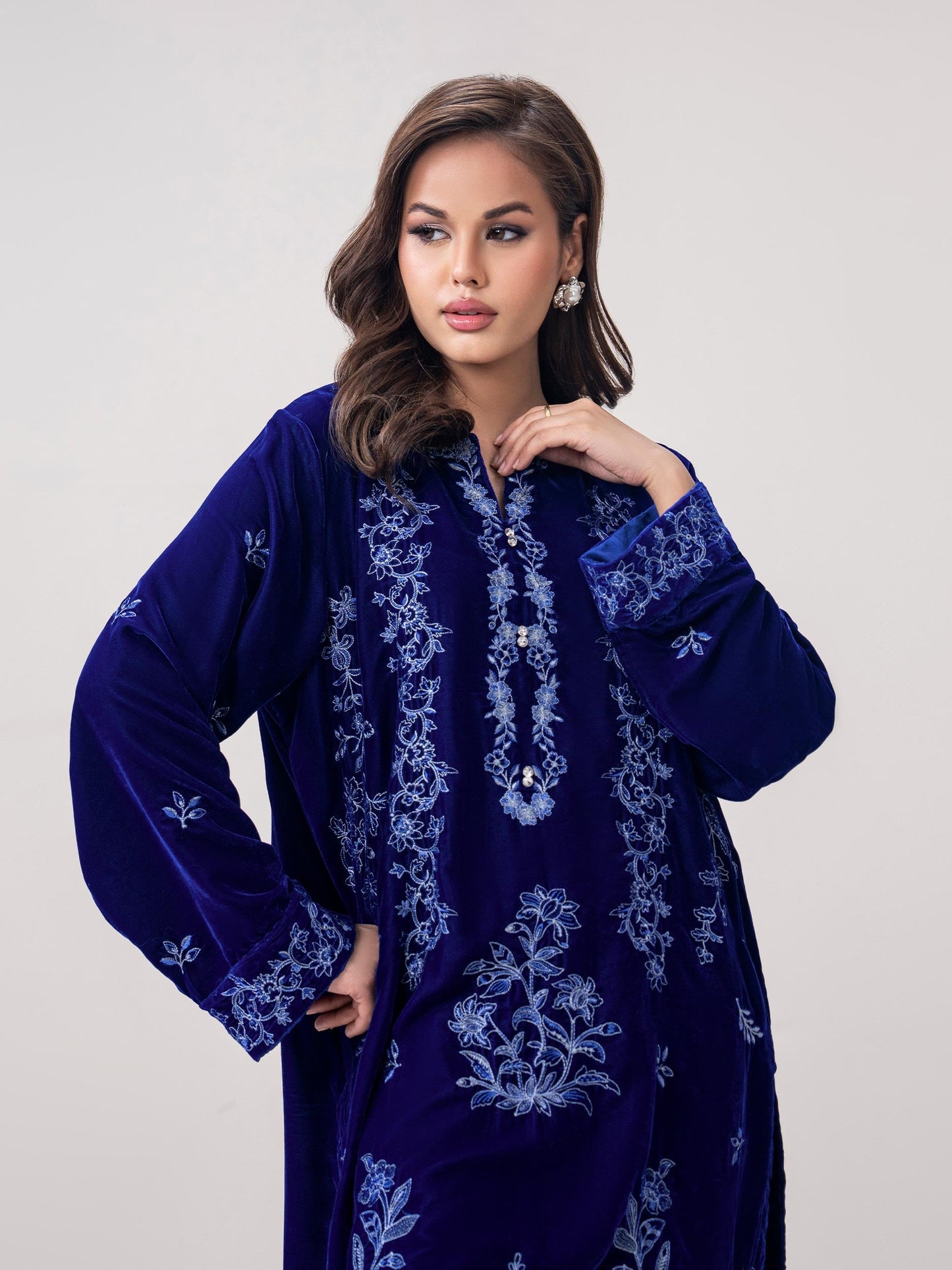 2-Piece Velvet Suit- Embroidered (Pret)