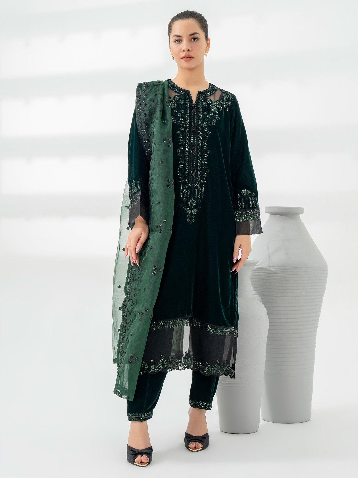 3 Piece Velvet Suit-Embroidered (Pret)