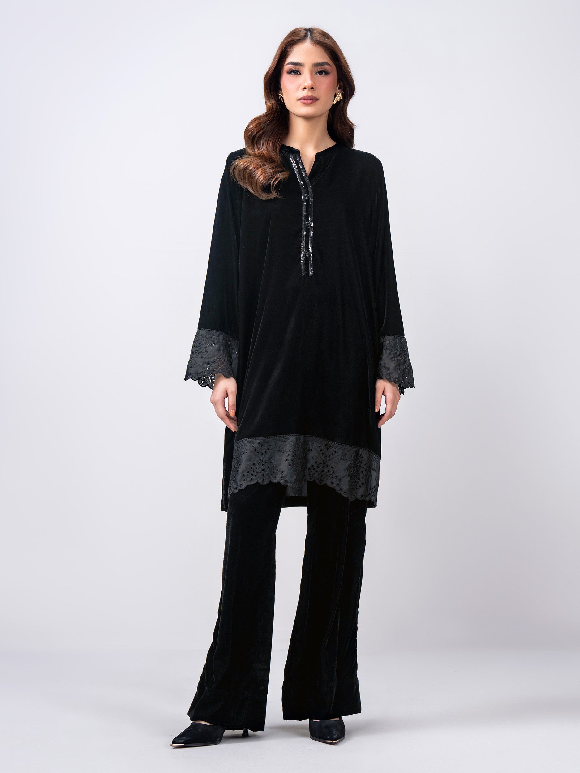 2-piece-velvet-suit--embroidered-(pret)