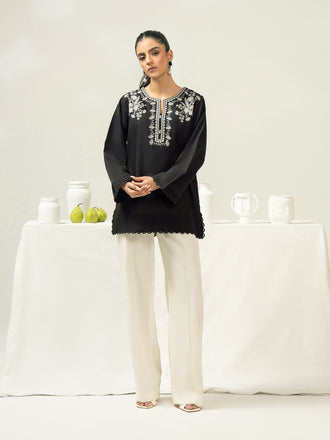 cambric-kurti-embroidered-(pret)
