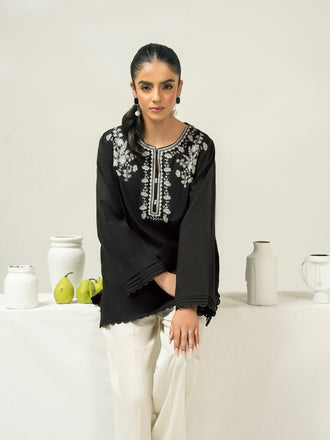 cambric-kurti-embroidered-(pret)