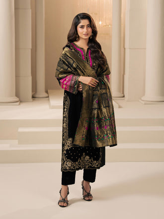 3-piece-velvet-suit-embroidered-(pret)