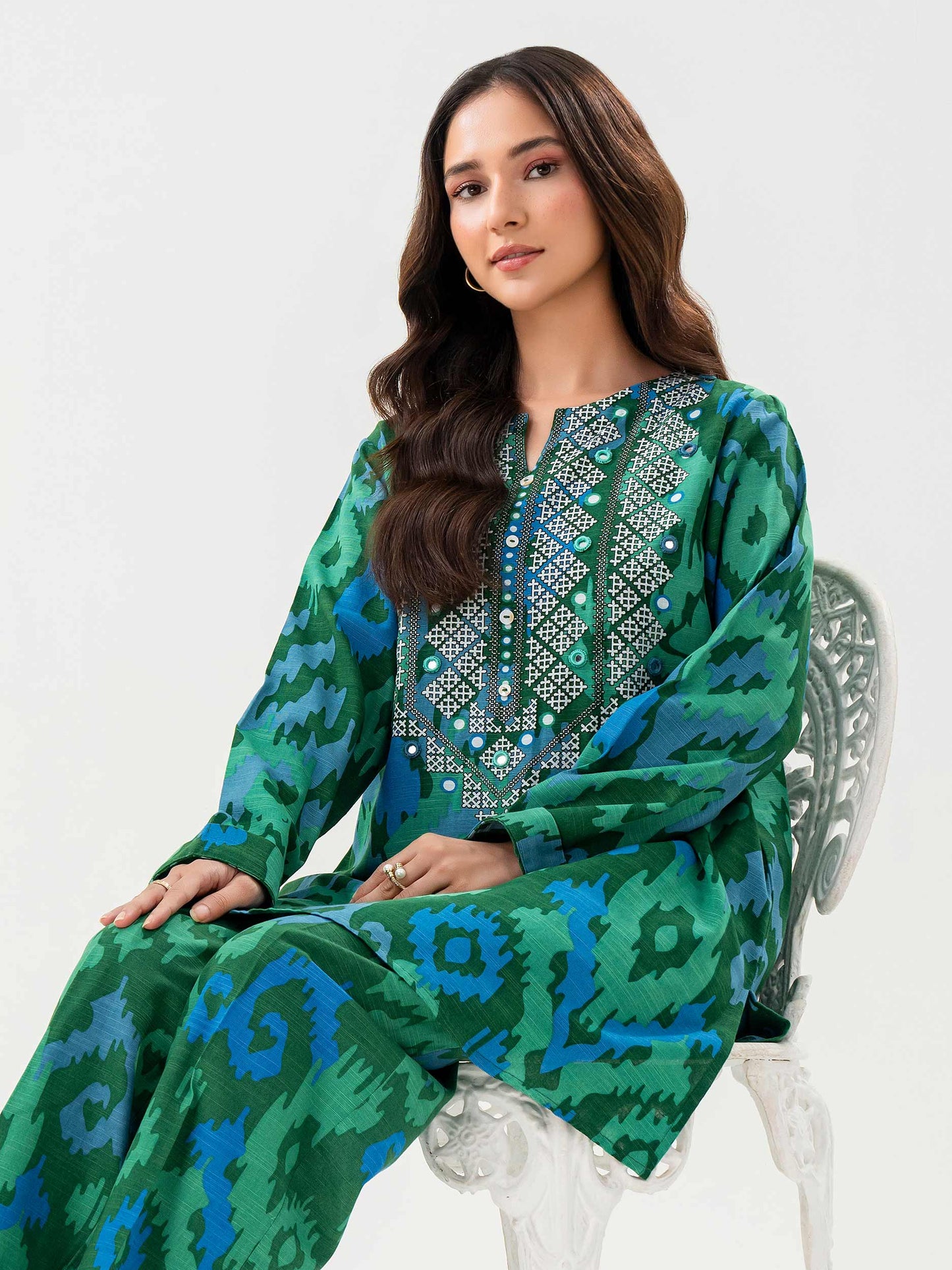 2 Piece Khaddar Suit-Printed (Pret)