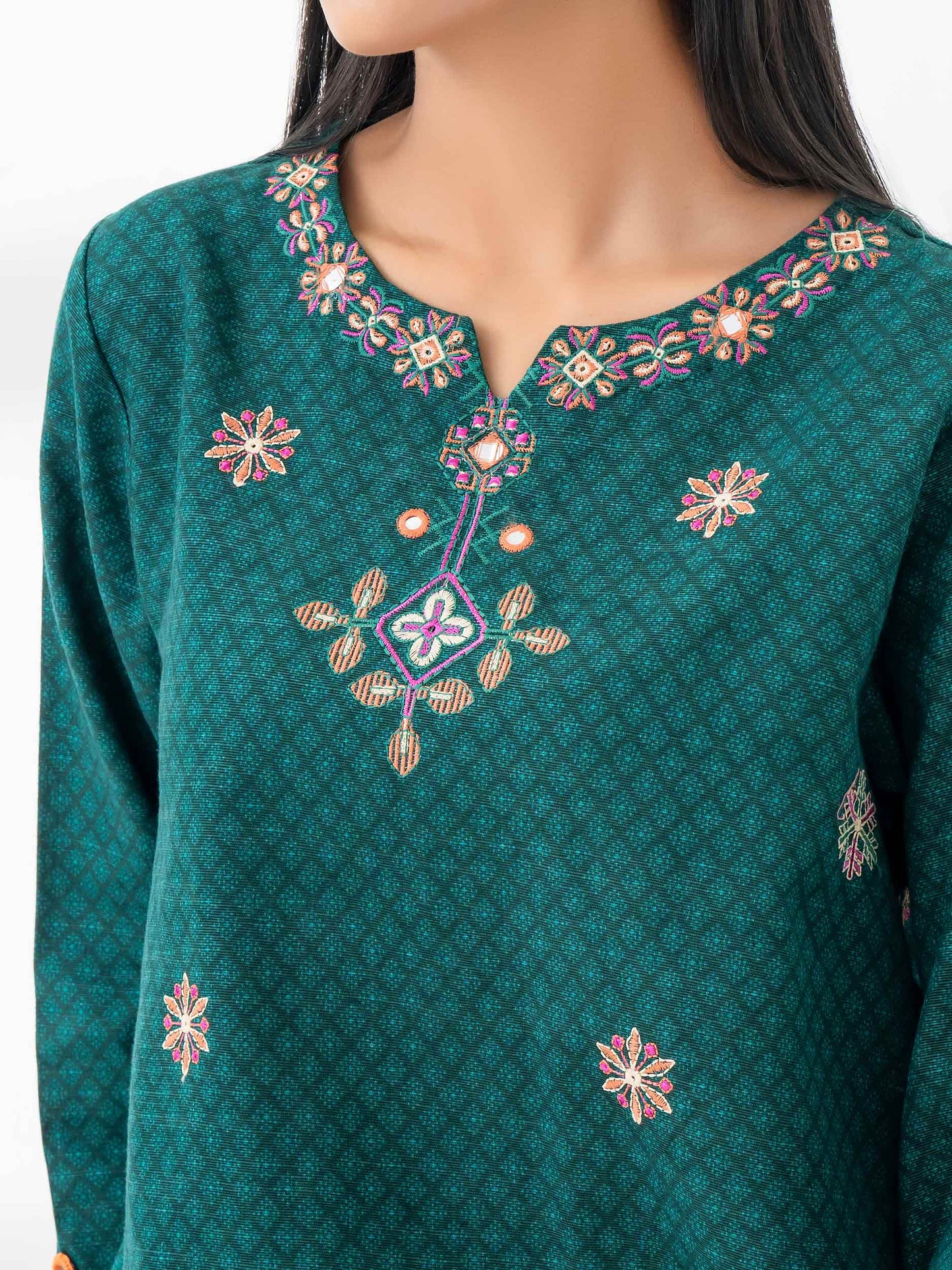 2 Piece Khaddar Suit-Embroidered (Pret)