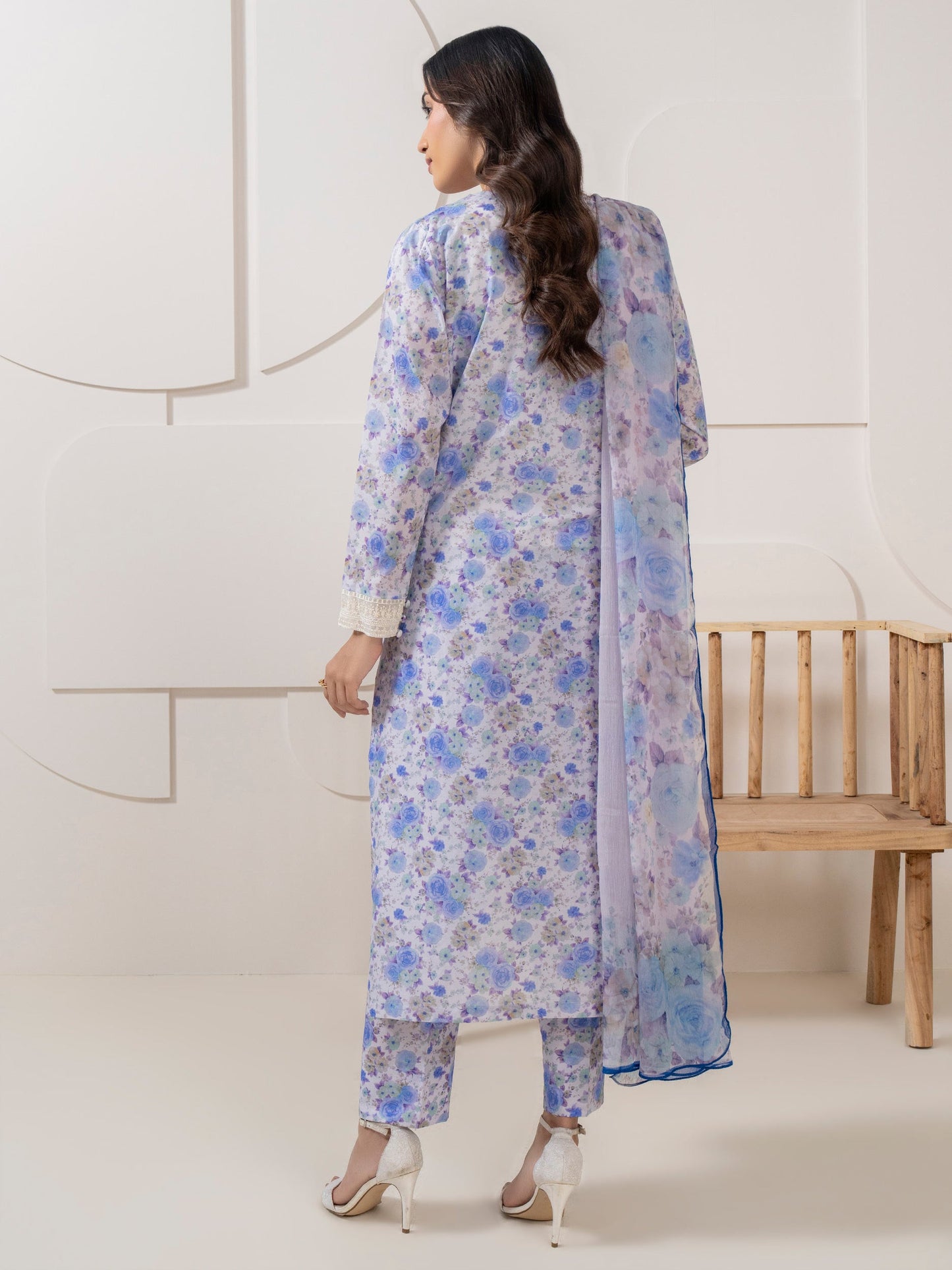 3 Piece Lawn Suit-Embroidered (Pret)