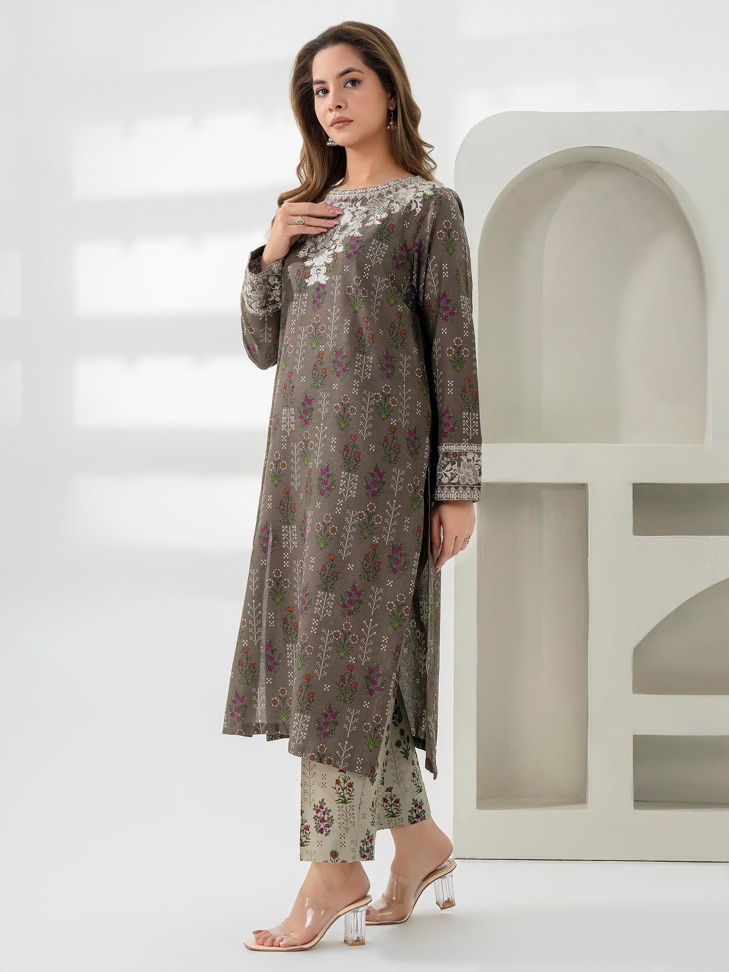 2 Piece Khaddar Suit-Embroidered (Pret)