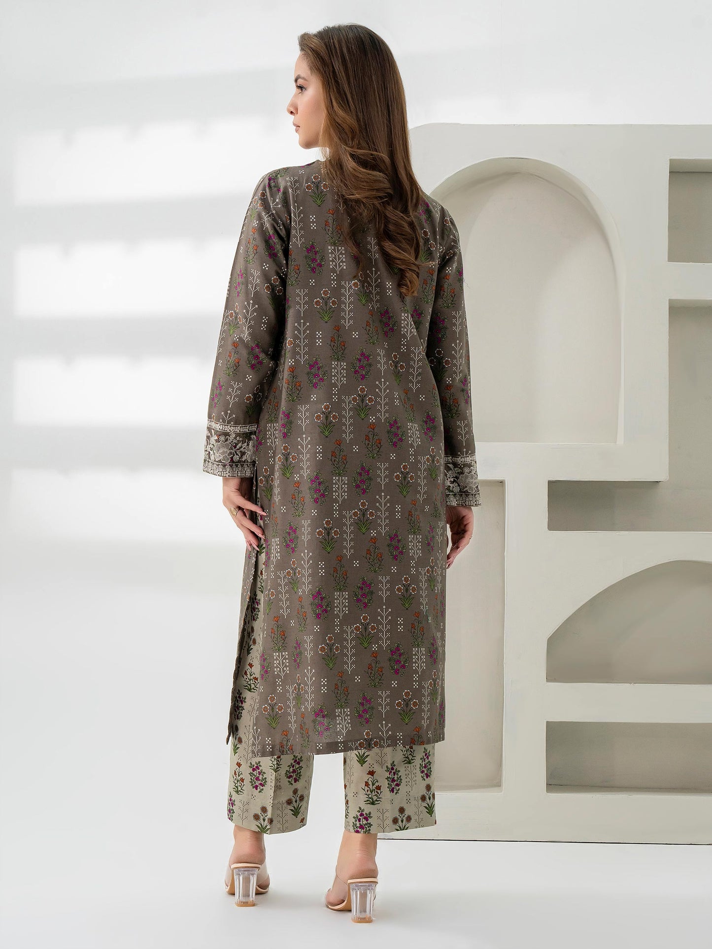 2 Piece Khaddar Suit-Embroidered (Pret)