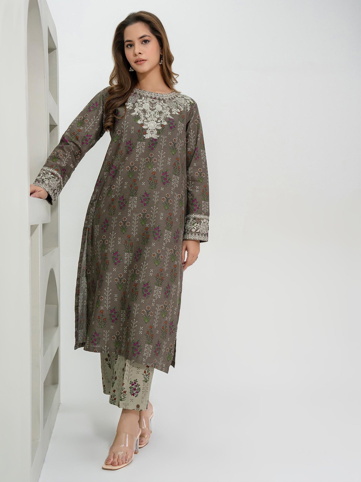 2 Piece Khaddar Suit-Embroidered (Pret)