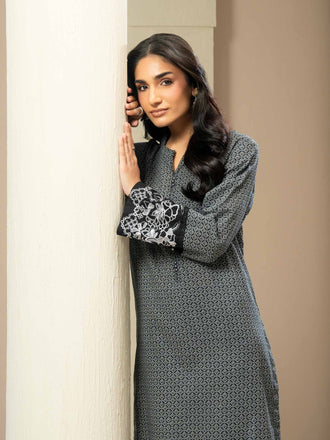 2-piece-khaddar-suit-embroidered-(pret)