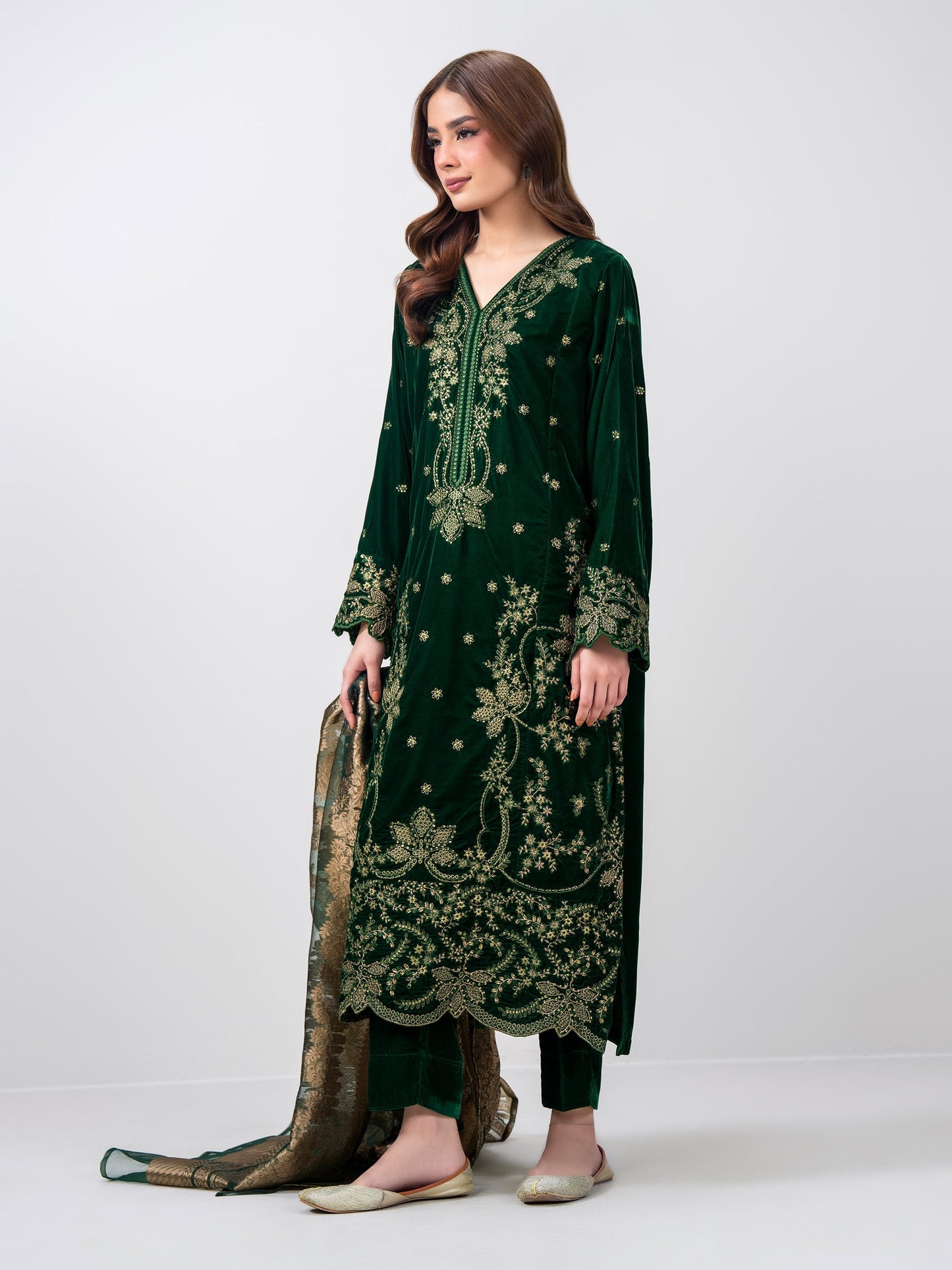 3 Piece Velvet Suit- Embroidered (Pret)