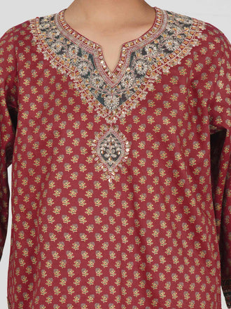 2-piece-satin-suit--embroidered-(pret)