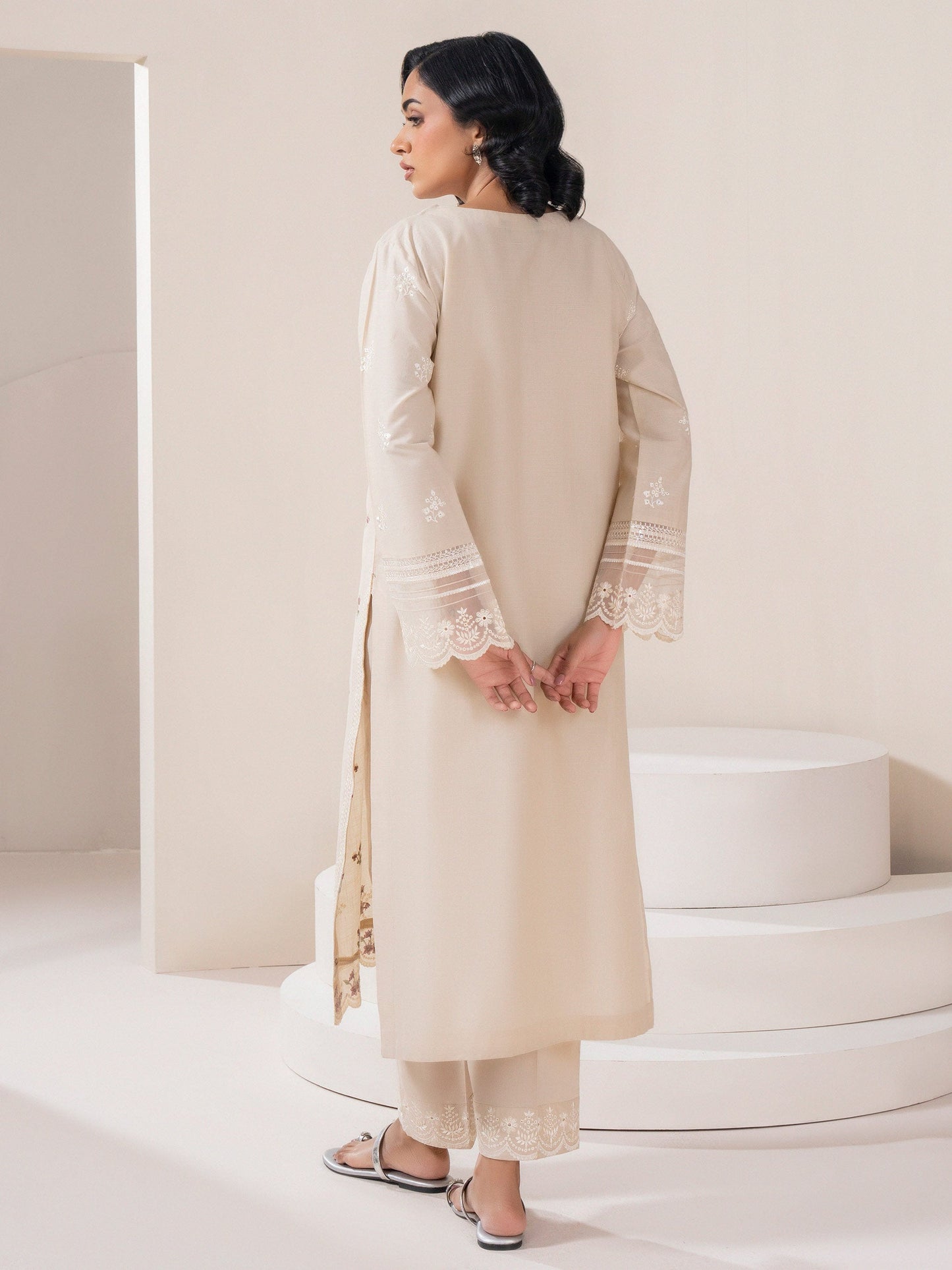 2 Piece Lawn Suit-Embroidered (Pret)