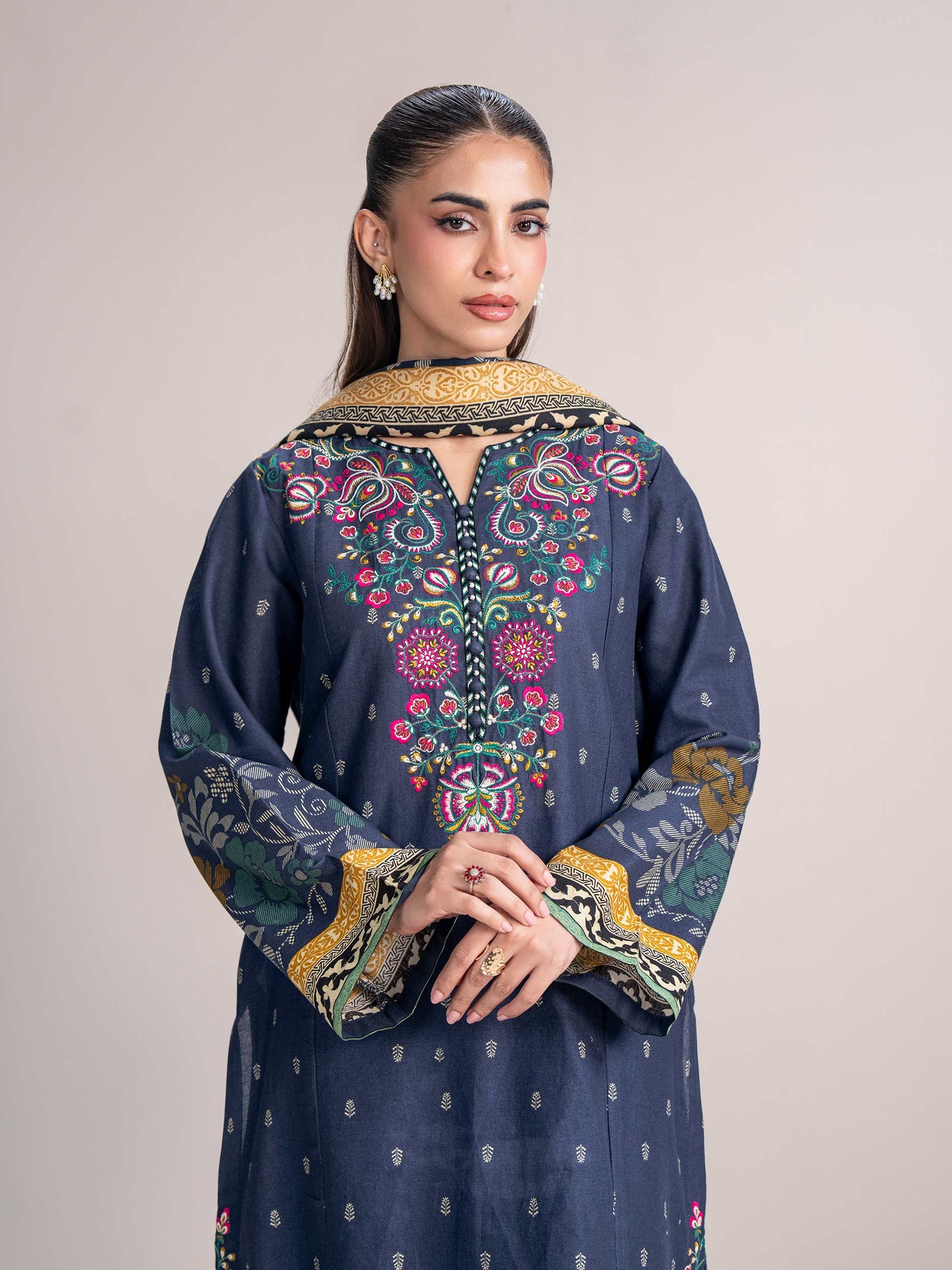 3 Piece Khaddar Suit- Embroidered (Pret)