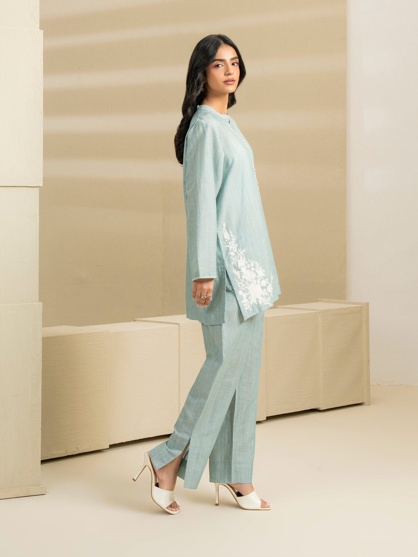 2 Piece Yarn Dyed Suit-Embroidered (Pret)