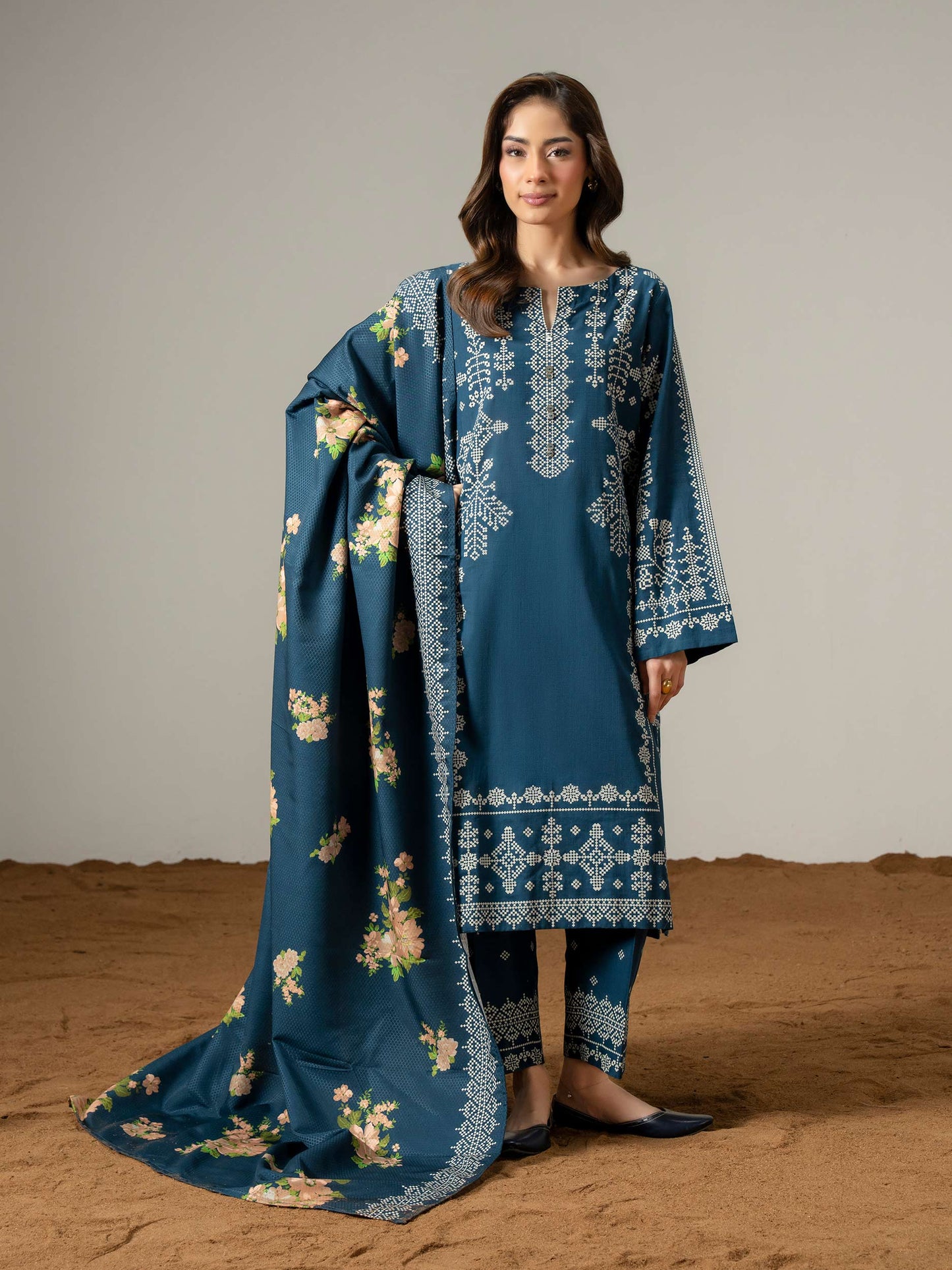 3 Piece Lawn Suit-Embroidered (Pret)