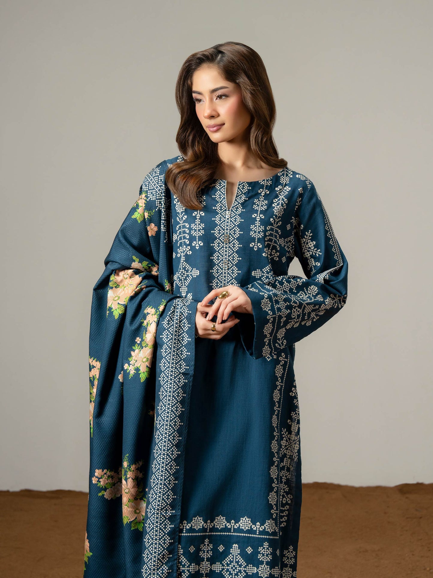 3 Piece Lawn Suit-Embroidered (Pret)