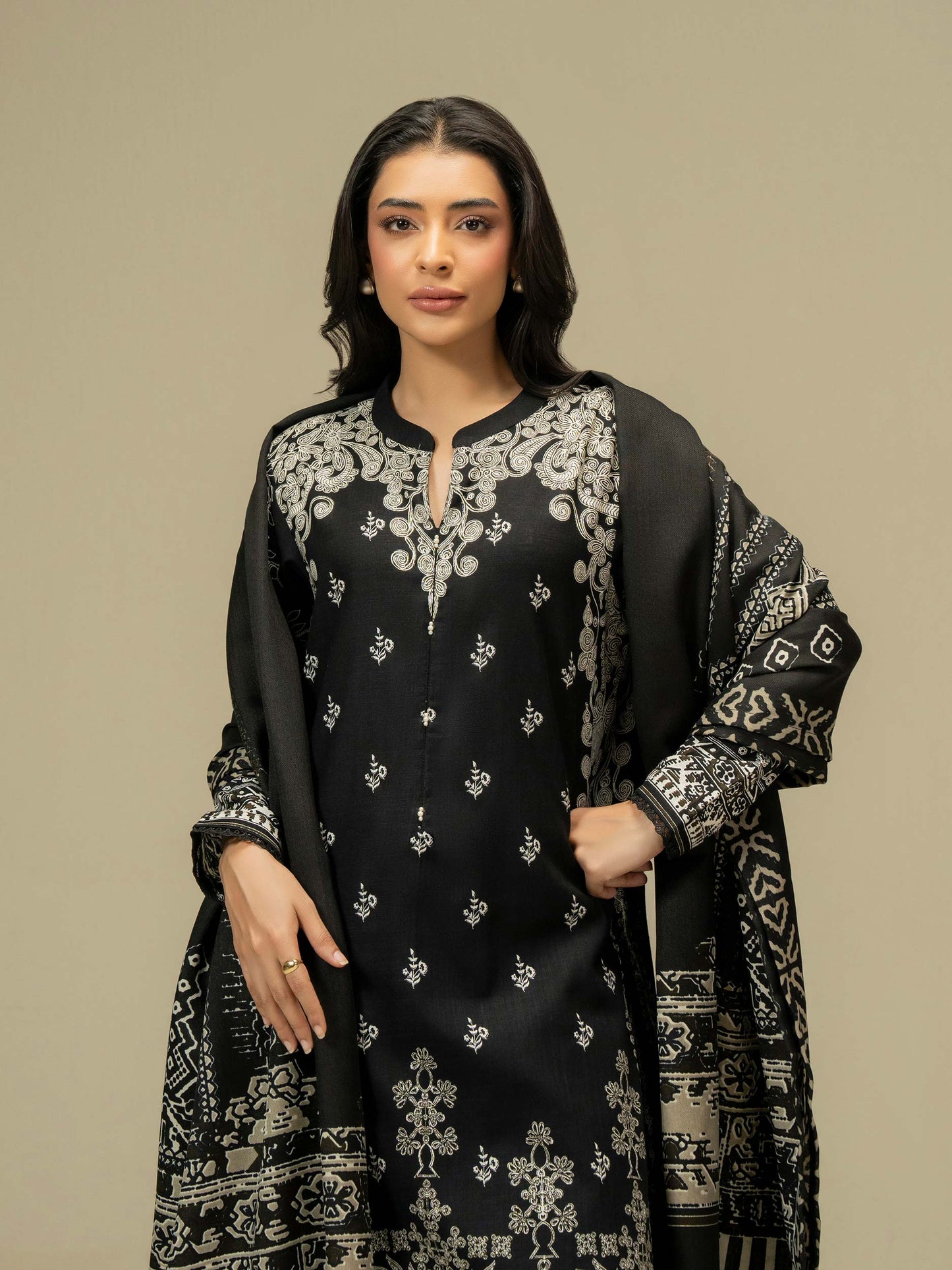 3 Piece Khaddar Suit-Paste Print (Pret)