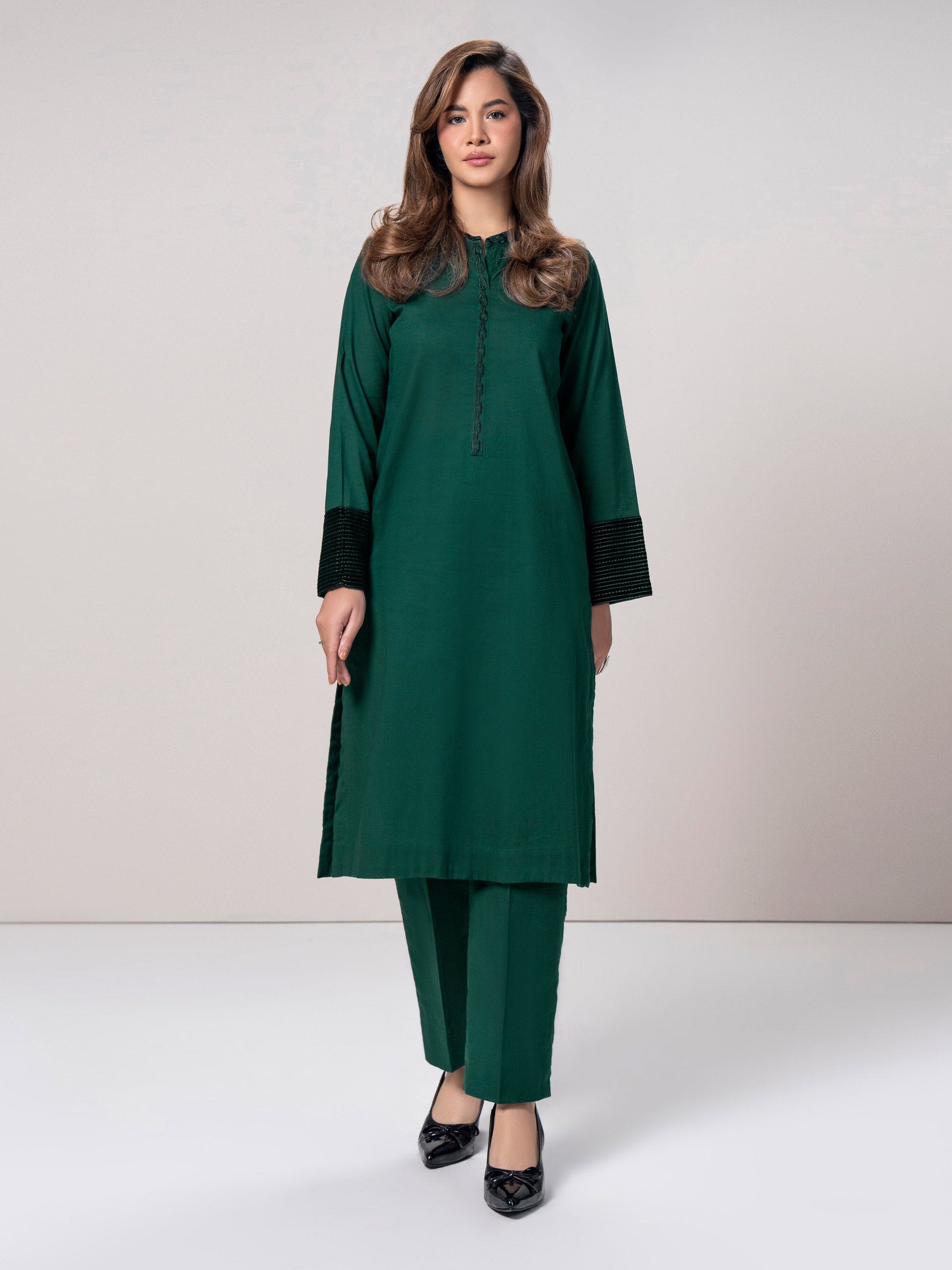 2-piece-khaddar-suit--embroidered-(pret)