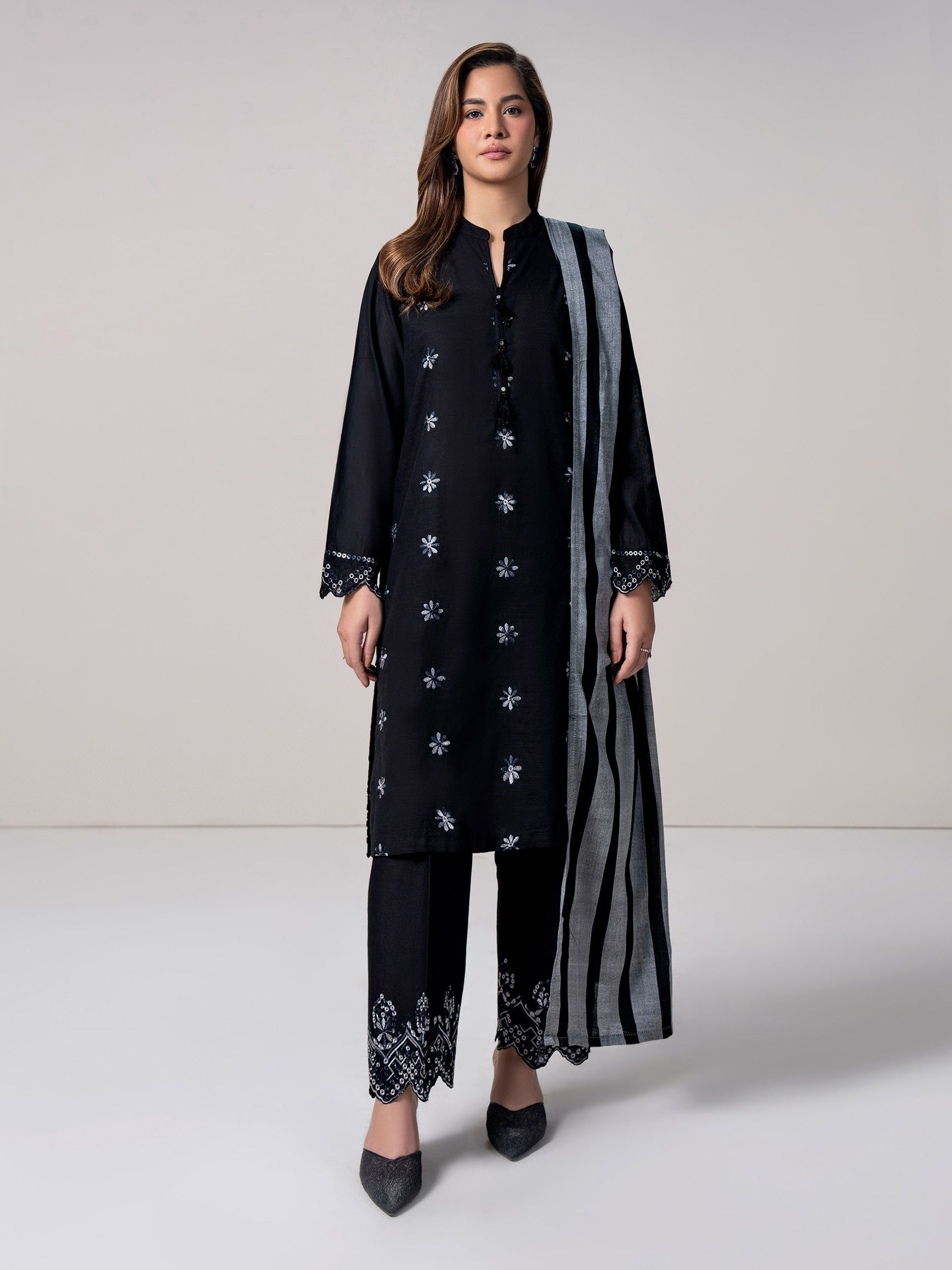 3-piece-slub-khaddar-suit--embroidered-(pret)