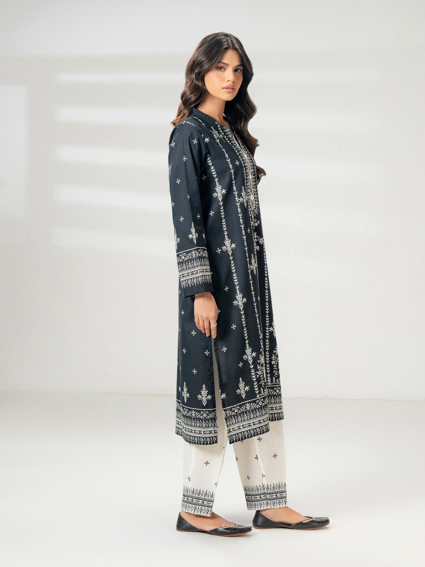 2 Piece Khaddar Suit-Printed (Pret)