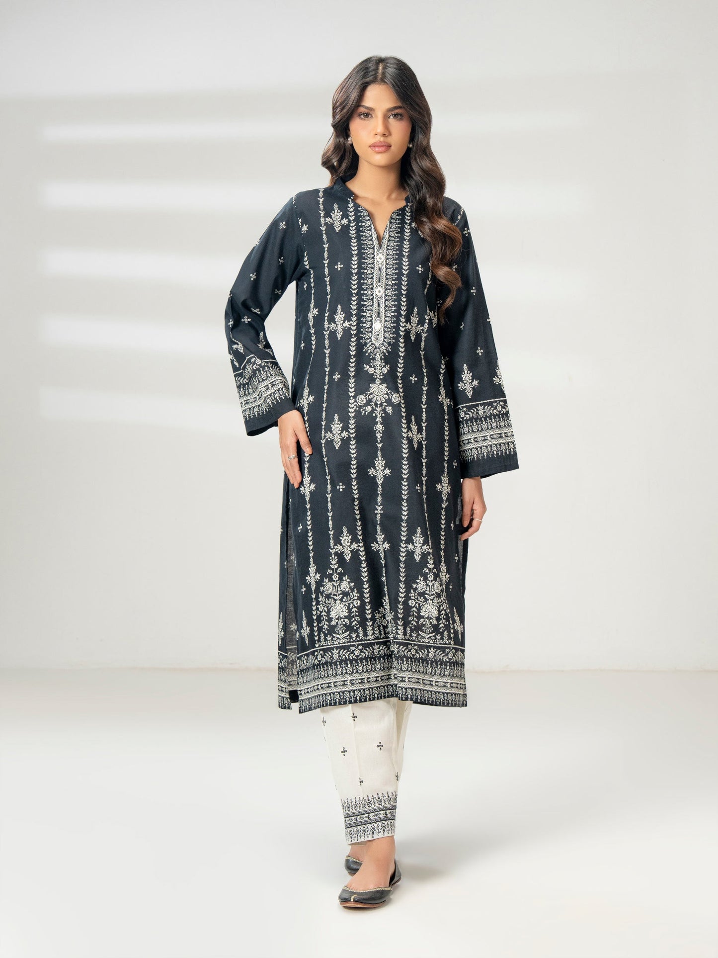 2 Piece Khaddar Suit-Printed (Pret)