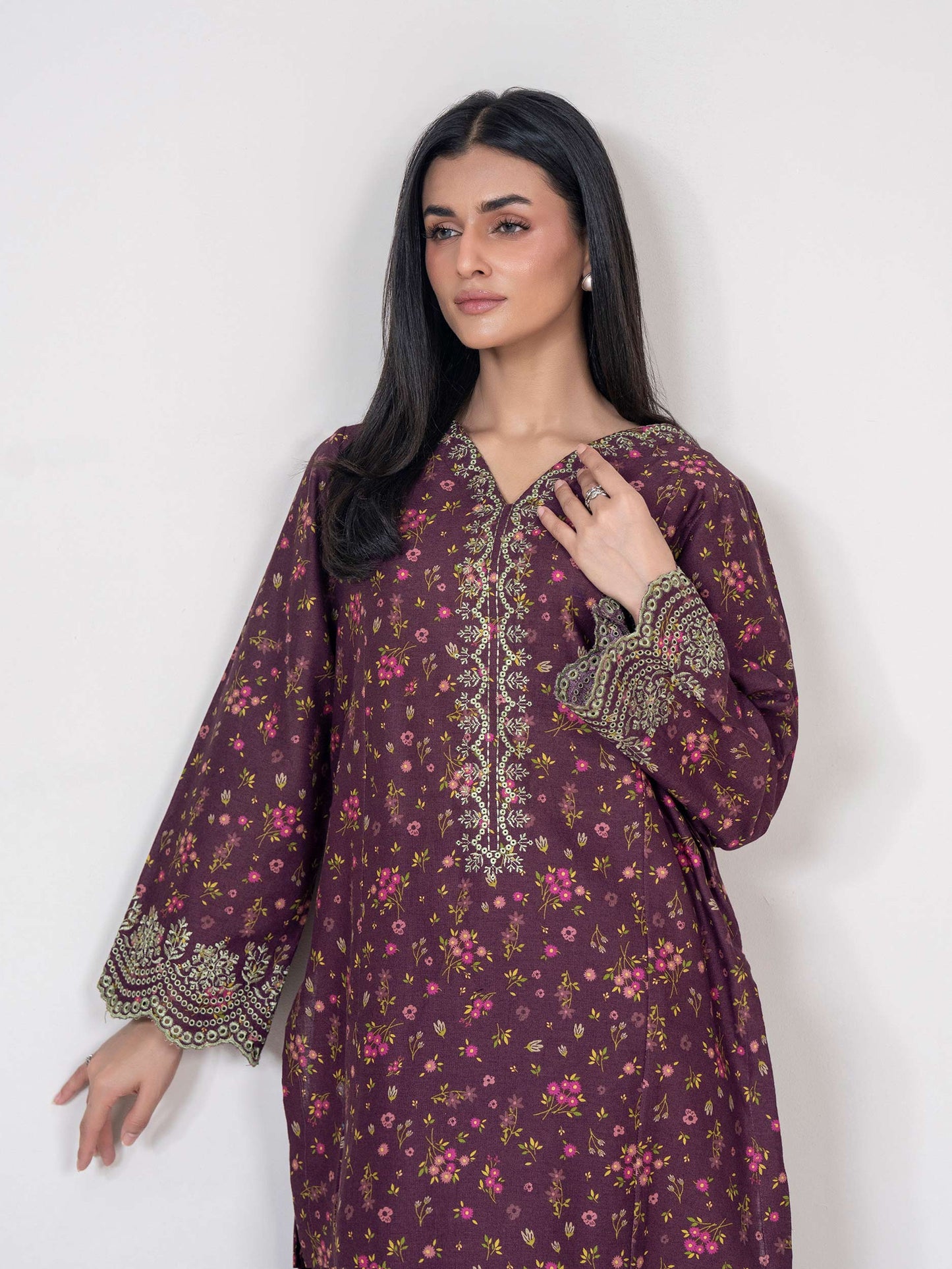 2 Piece Khaddar Suit- Embroidered (Pret)