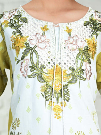 2-piece-khaddar-suit--embroidered-(pret)