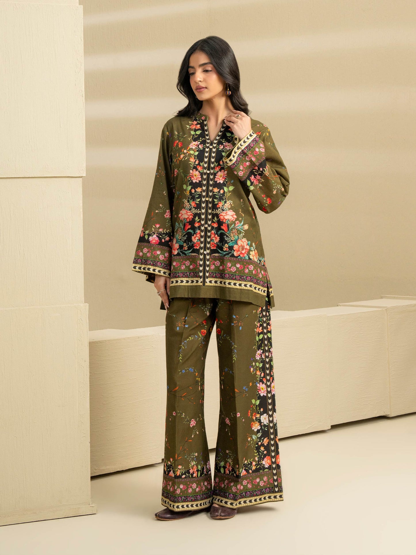 2 Piece Khaddar Suit-Printed (Pret)