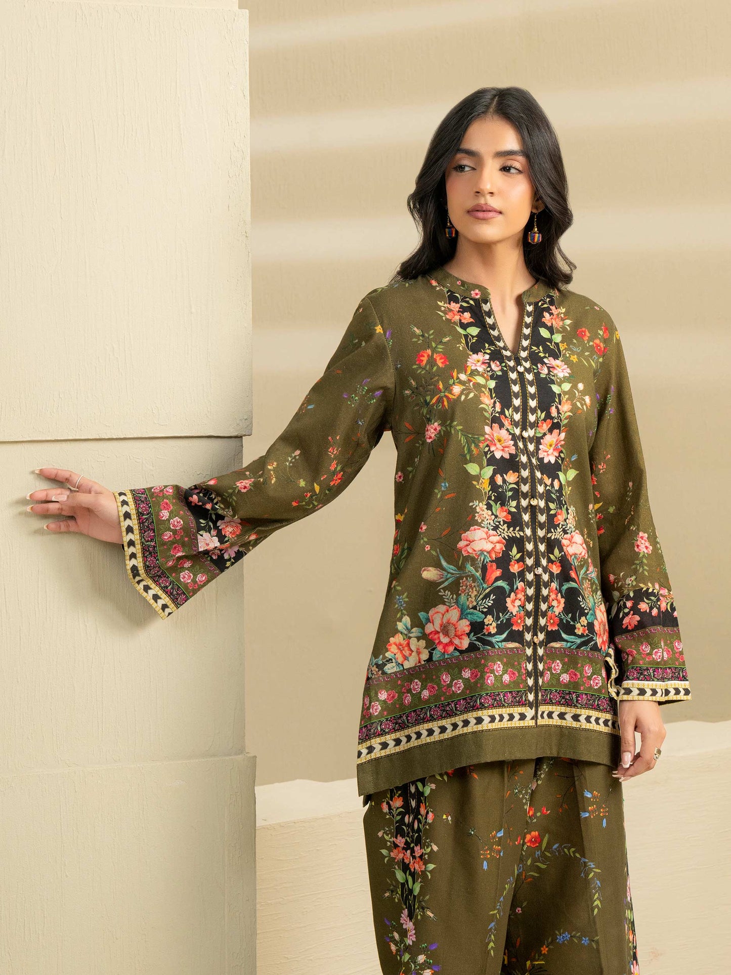 2 Piece Khaddar Suit-Printed (Pret)