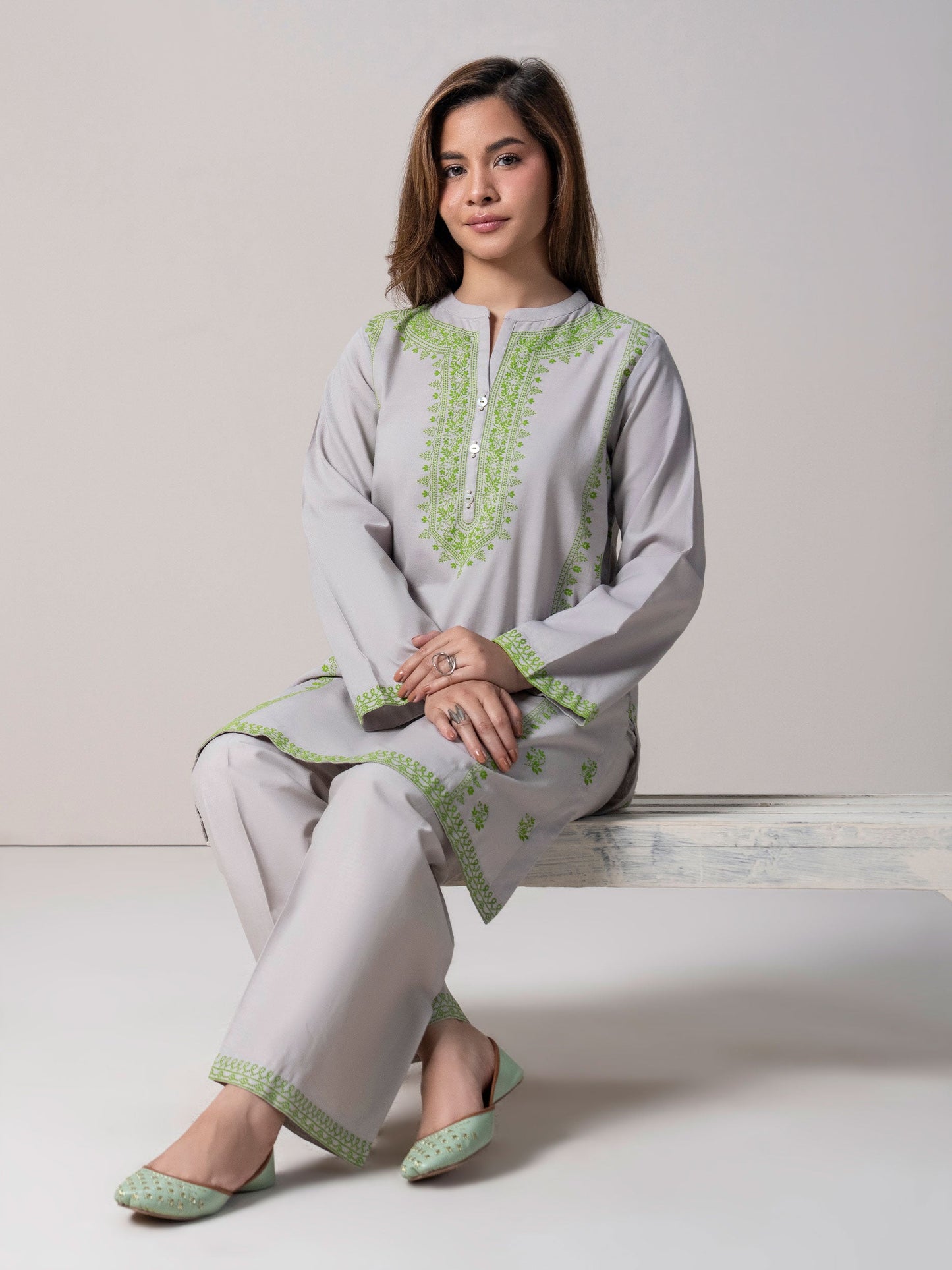 2 Piece Khaddar Suit- Embossed (Pret)