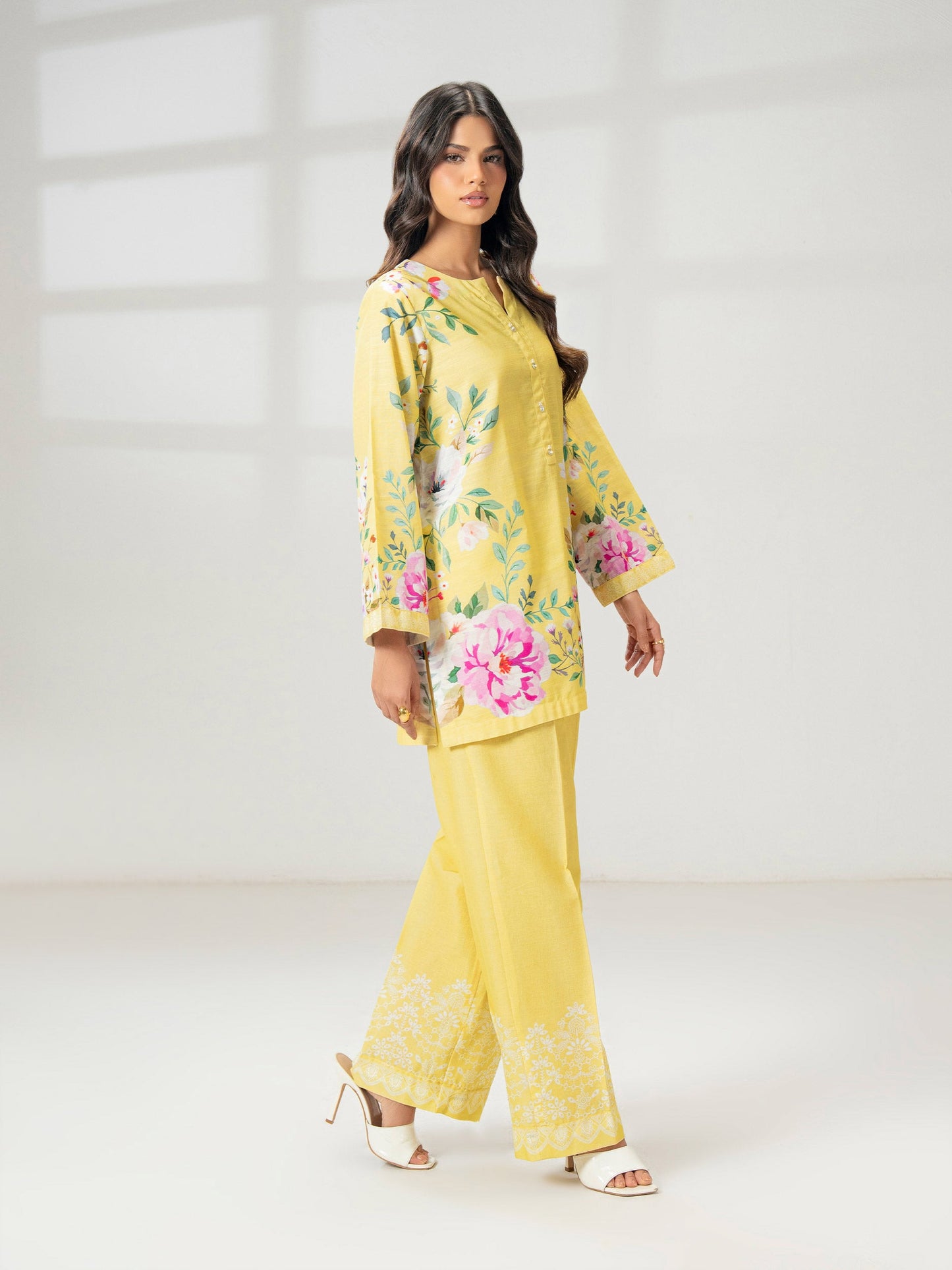 2 Piece Khaddar Suit-Printed (Pret)